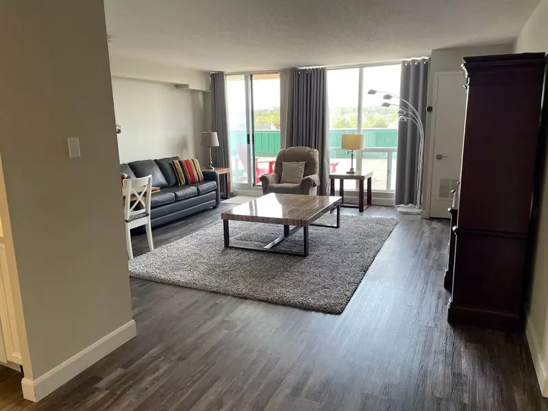 65 Ellen ST #111, Barrie, ON L4N 3A5