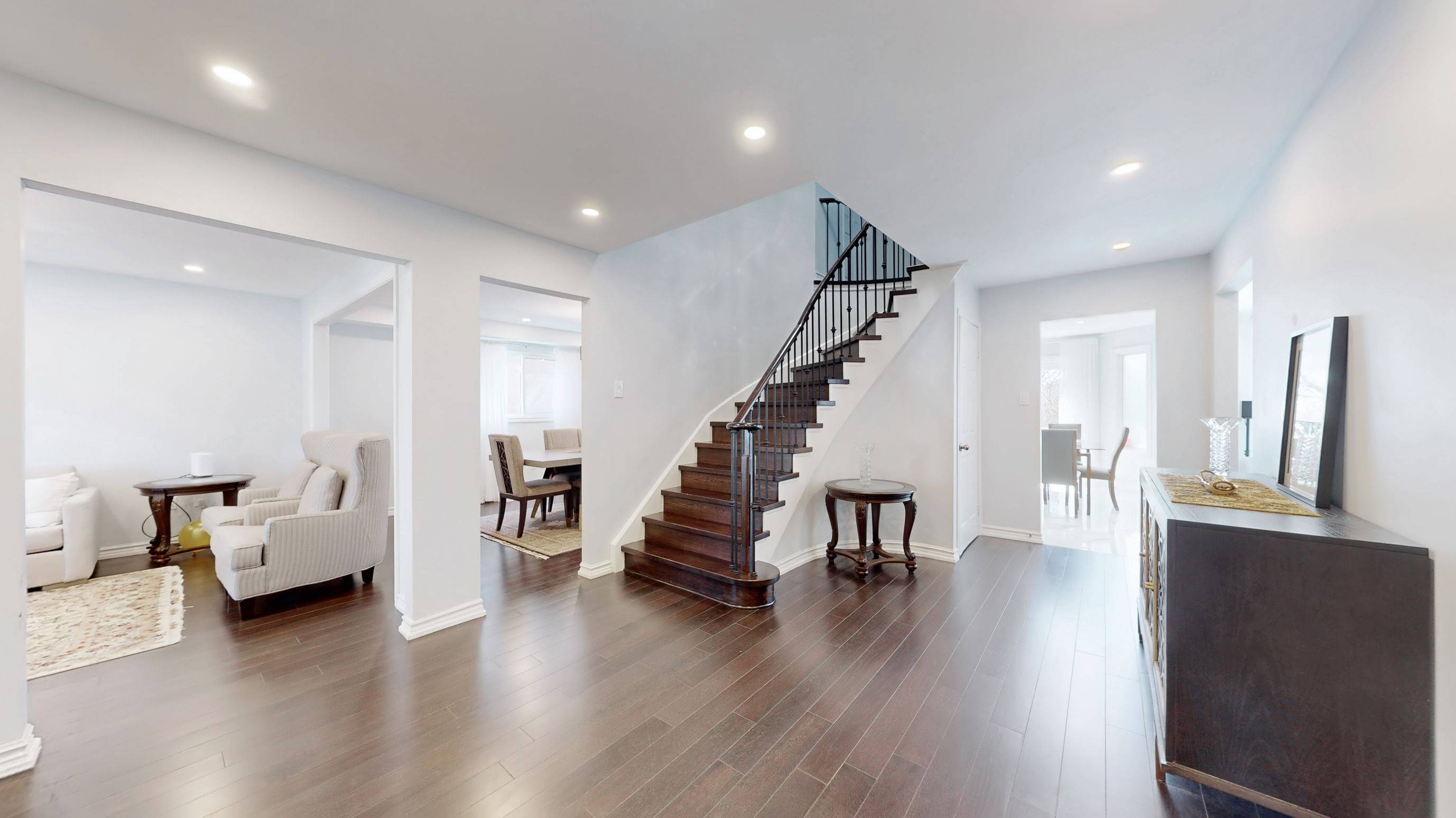 Newmarket, ON L3Y 7H6,426 Herridge CIR