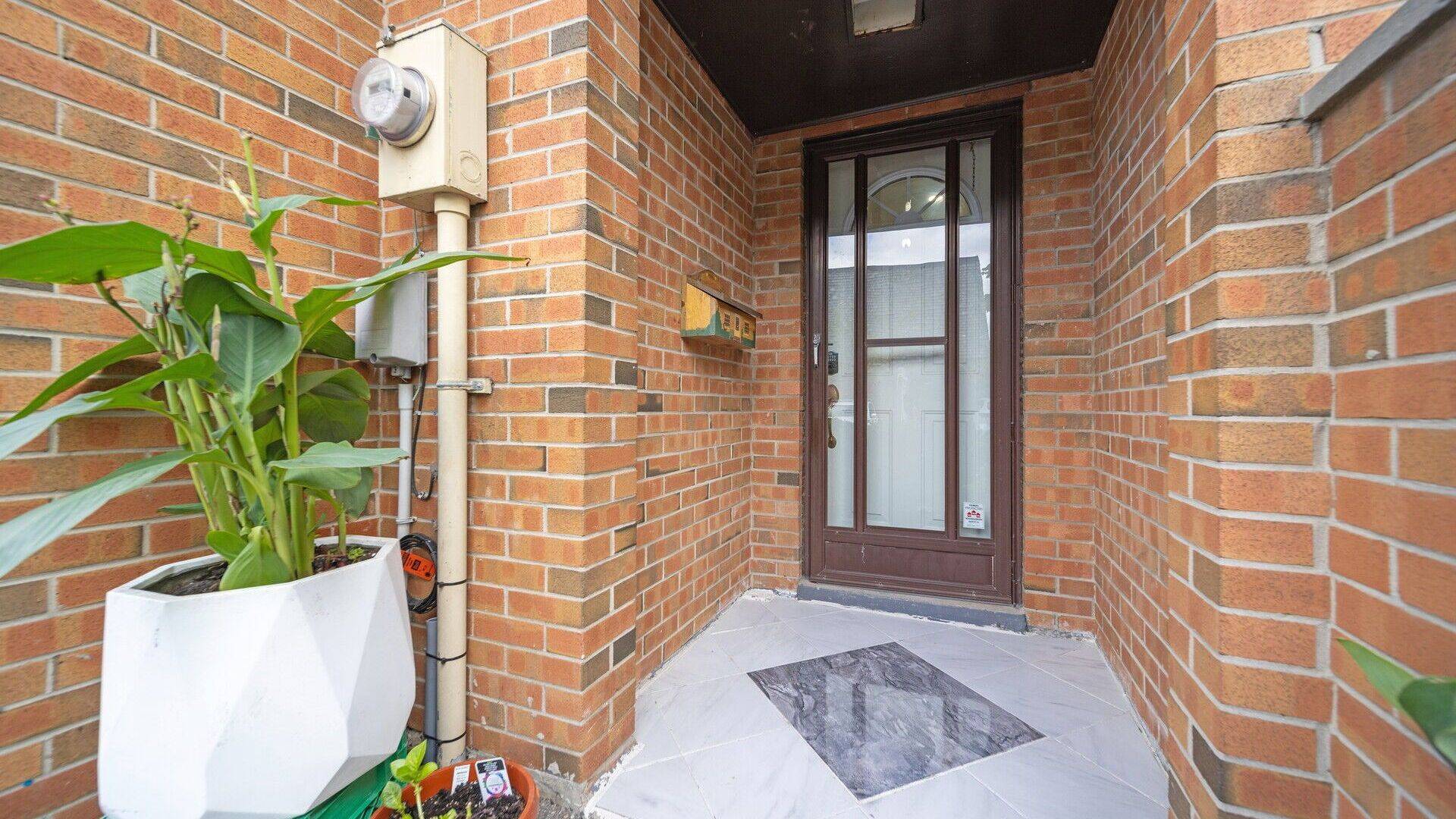 Brampton, ON L6T 2A3,31 Briar PATH