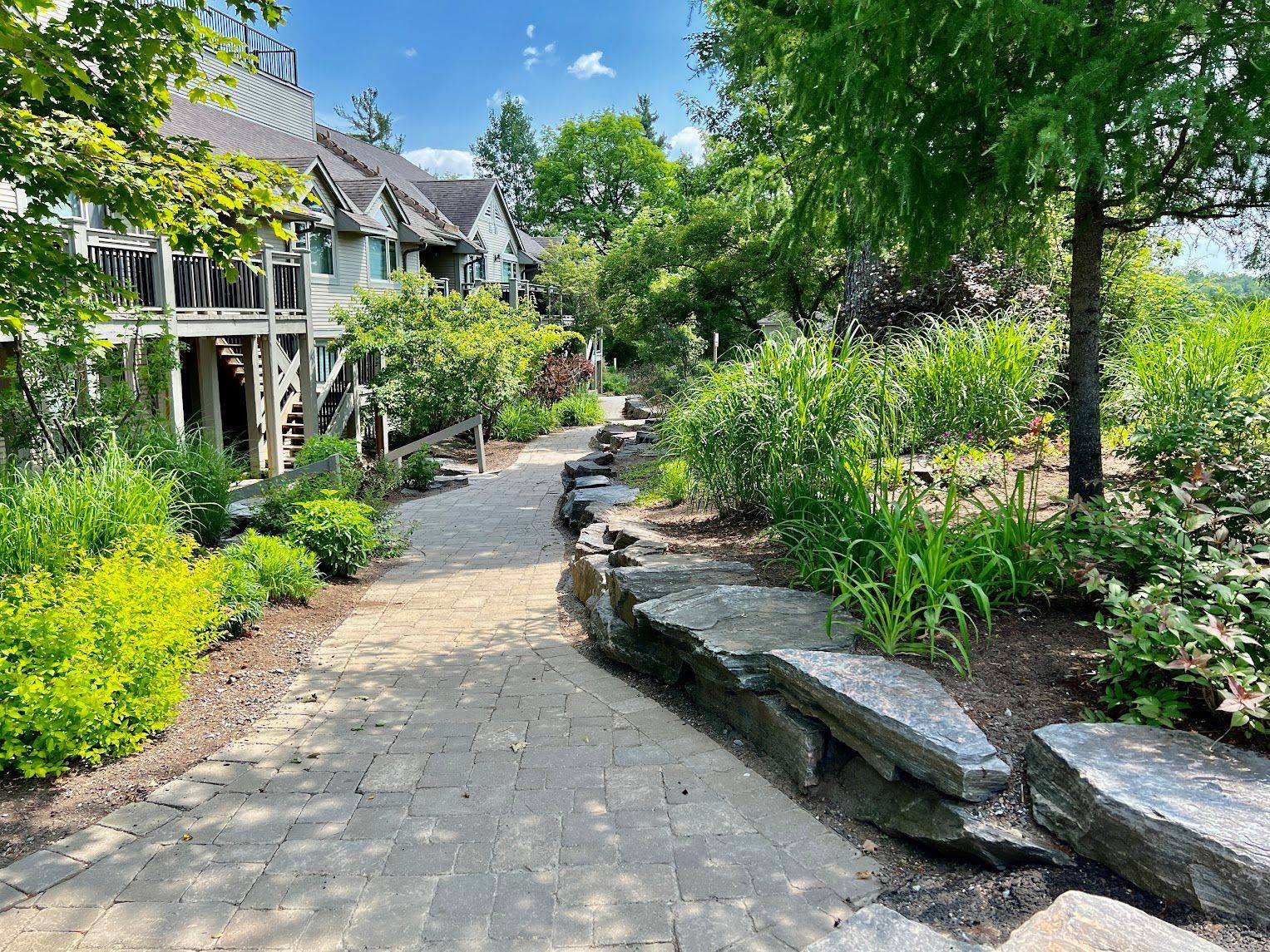 Huntsville, ON P1H 2N1,5531 Signature Grandview CT