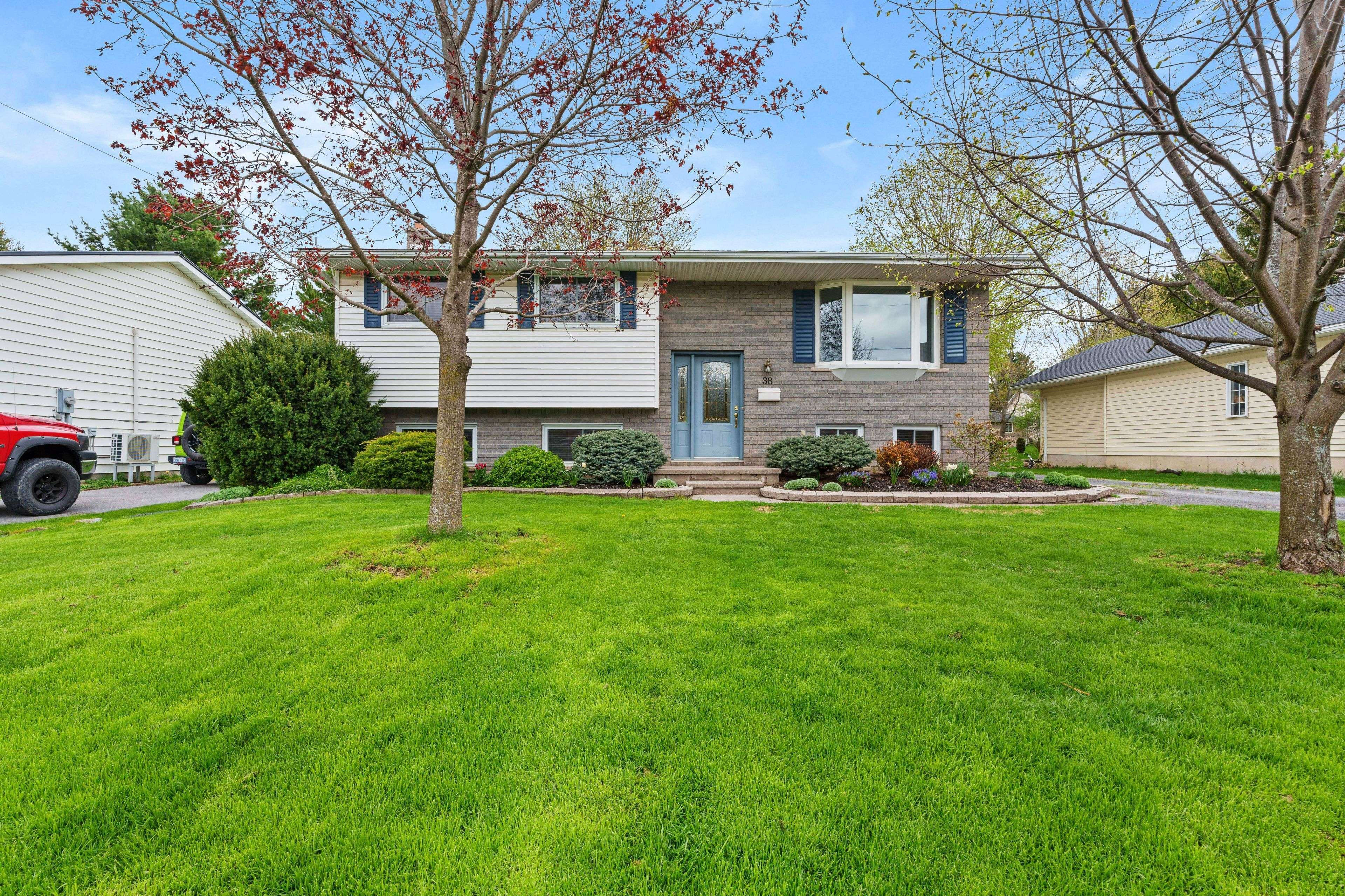 Greater Napanee, ON K7R 3J1,38 Alfred ST