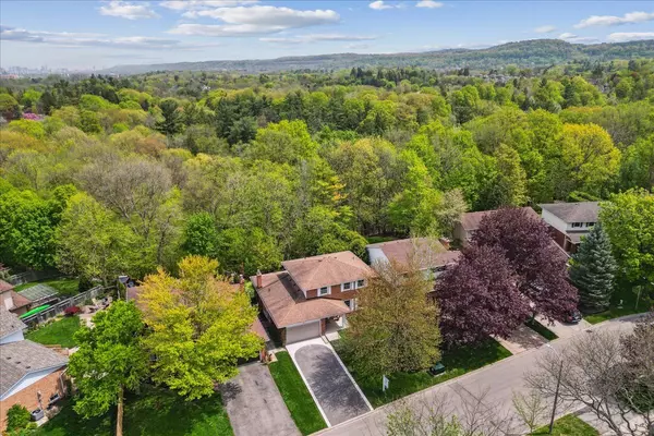 Hamilton, ON L9H 6G6,32 Highland Park DR