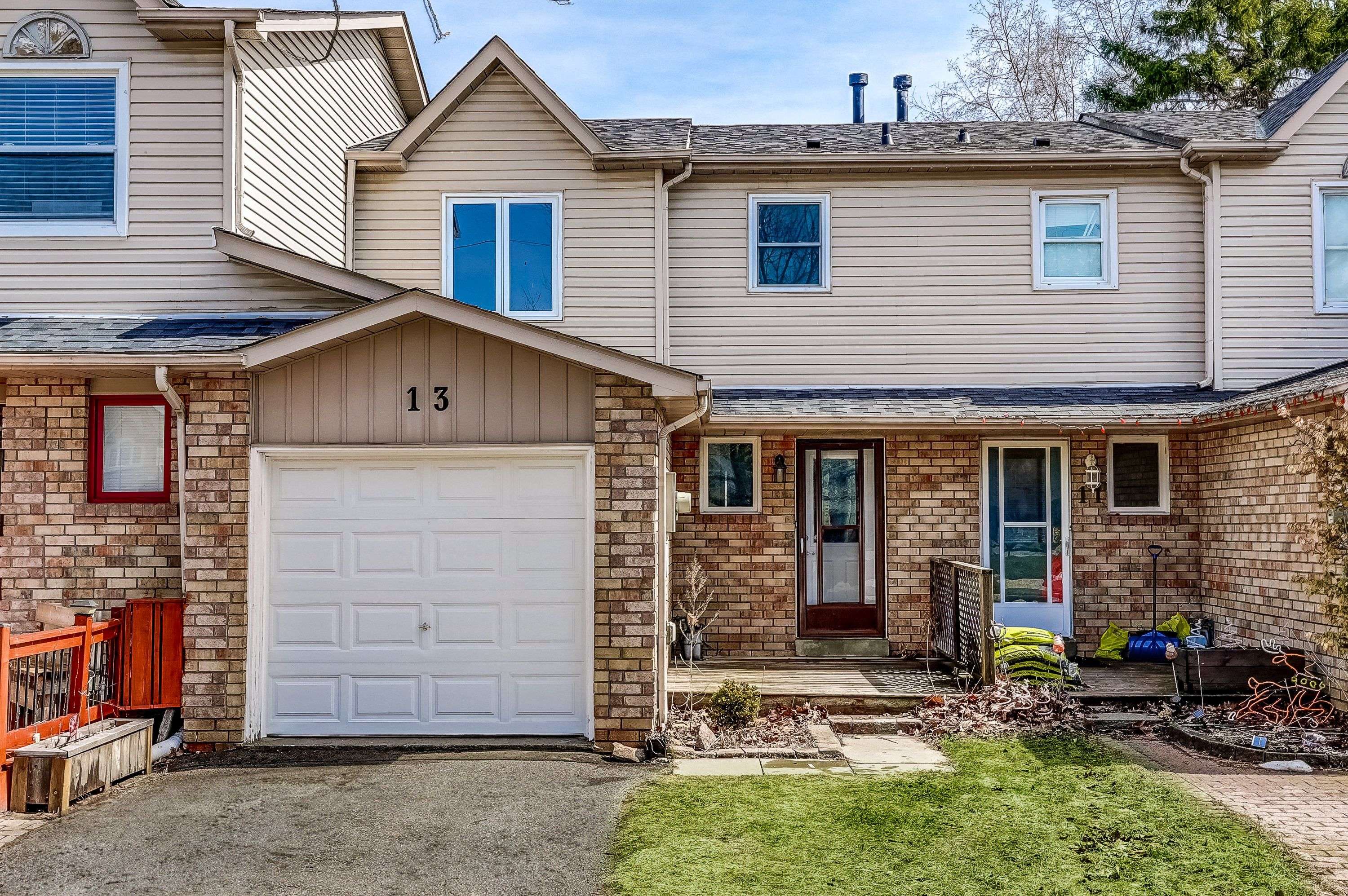 13 Hanning CT, Clarington, ON L1C 4R3