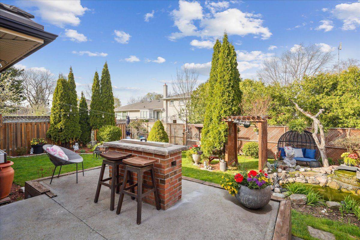 Mississauga, ON L5K 1X5,2409 Speyside DR