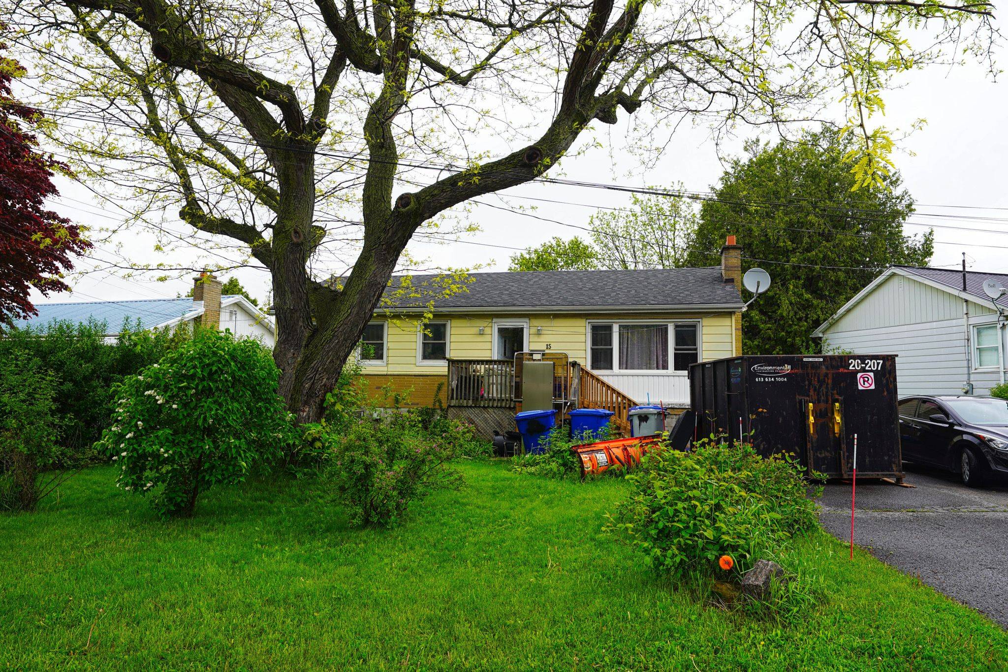 Kingston, ON K7M 3C7,15 Howard CRES