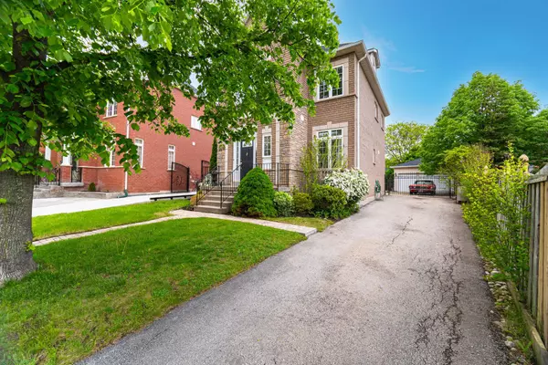 Oakville, ON L6H 6J1,2676 Castle Hill CRES