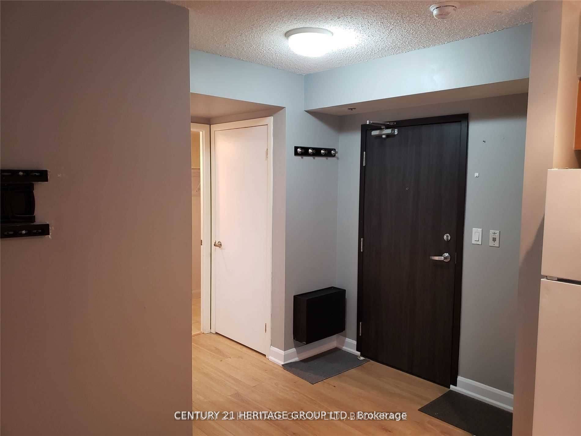 Toronto C08, ON M5B 2R3,210 Victoria ST #608
