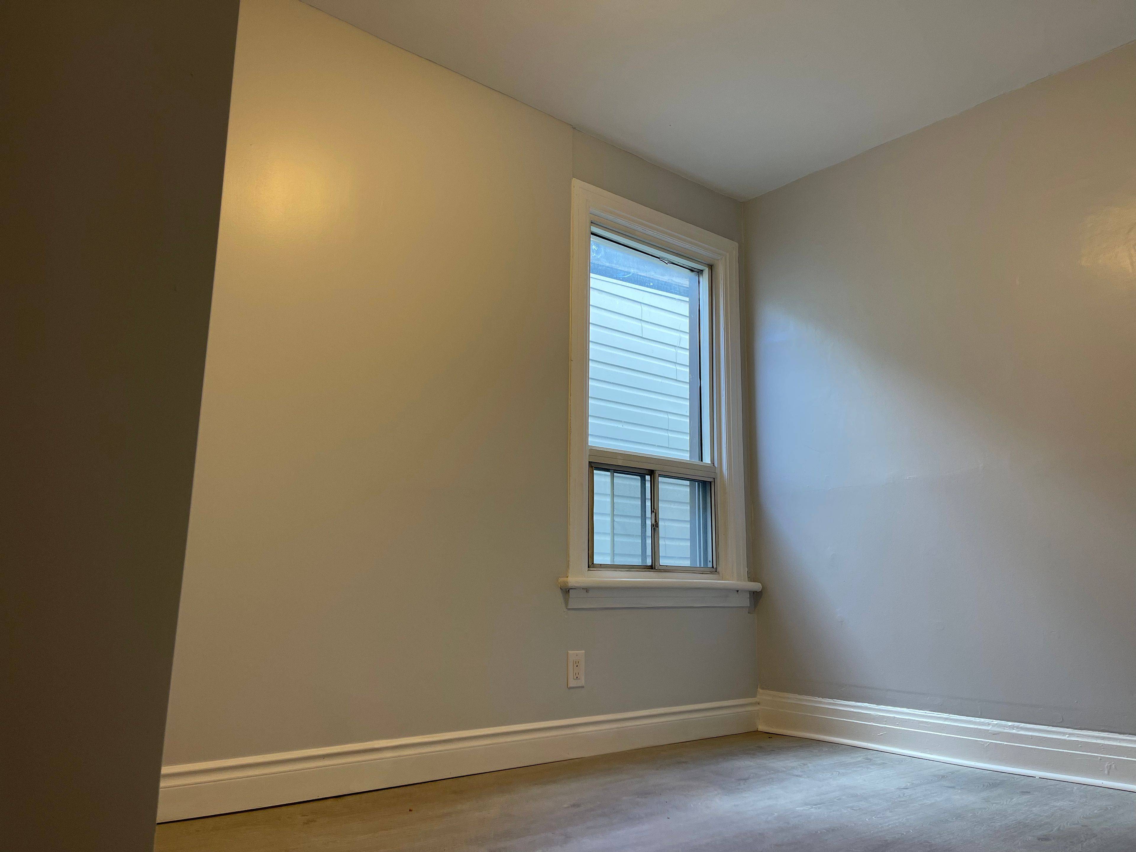 Toronto E03, ON M4K 3T2,815 Pape AVE #Upper