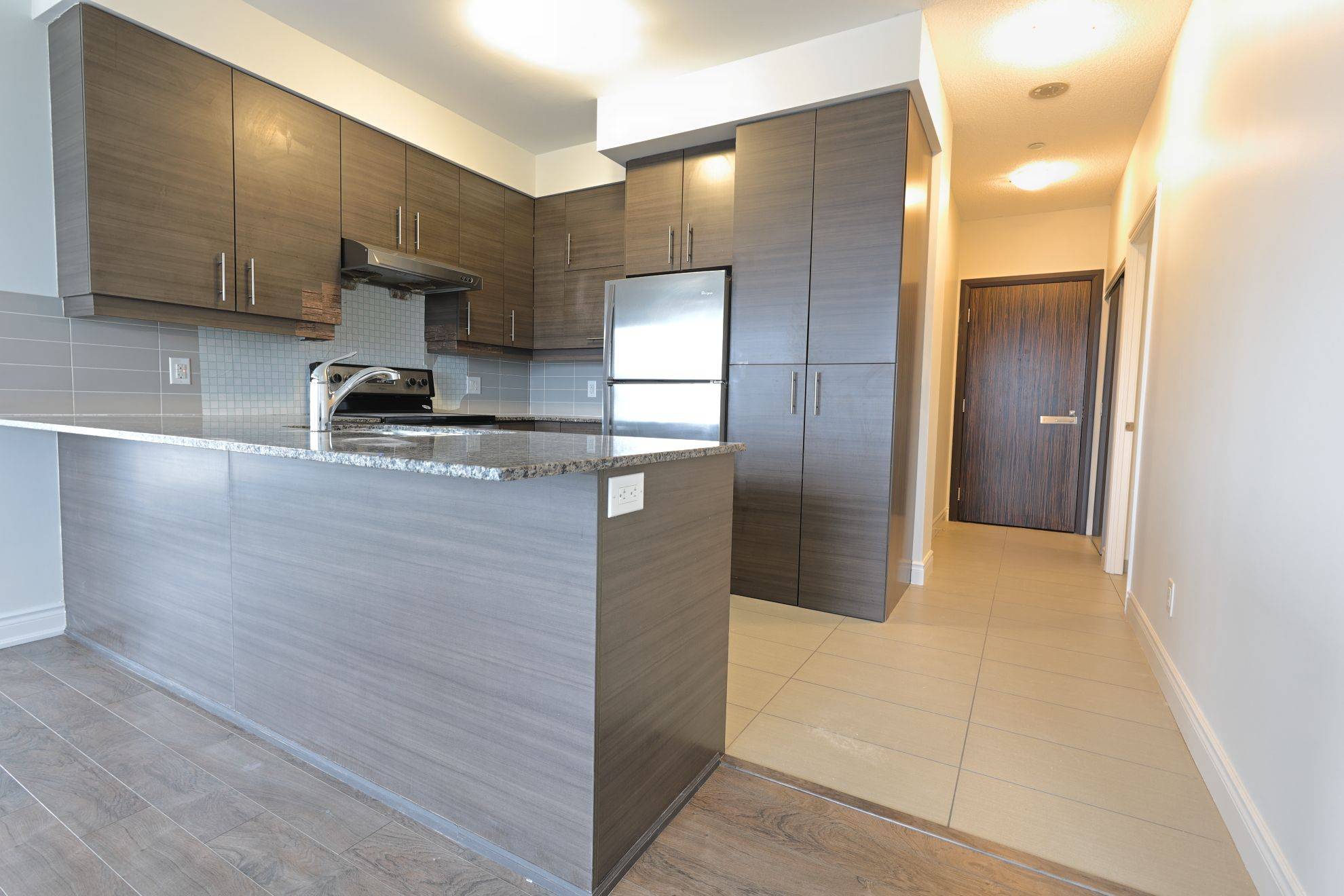 Markham, ON L3T 0B7,277 South Park RD #1216