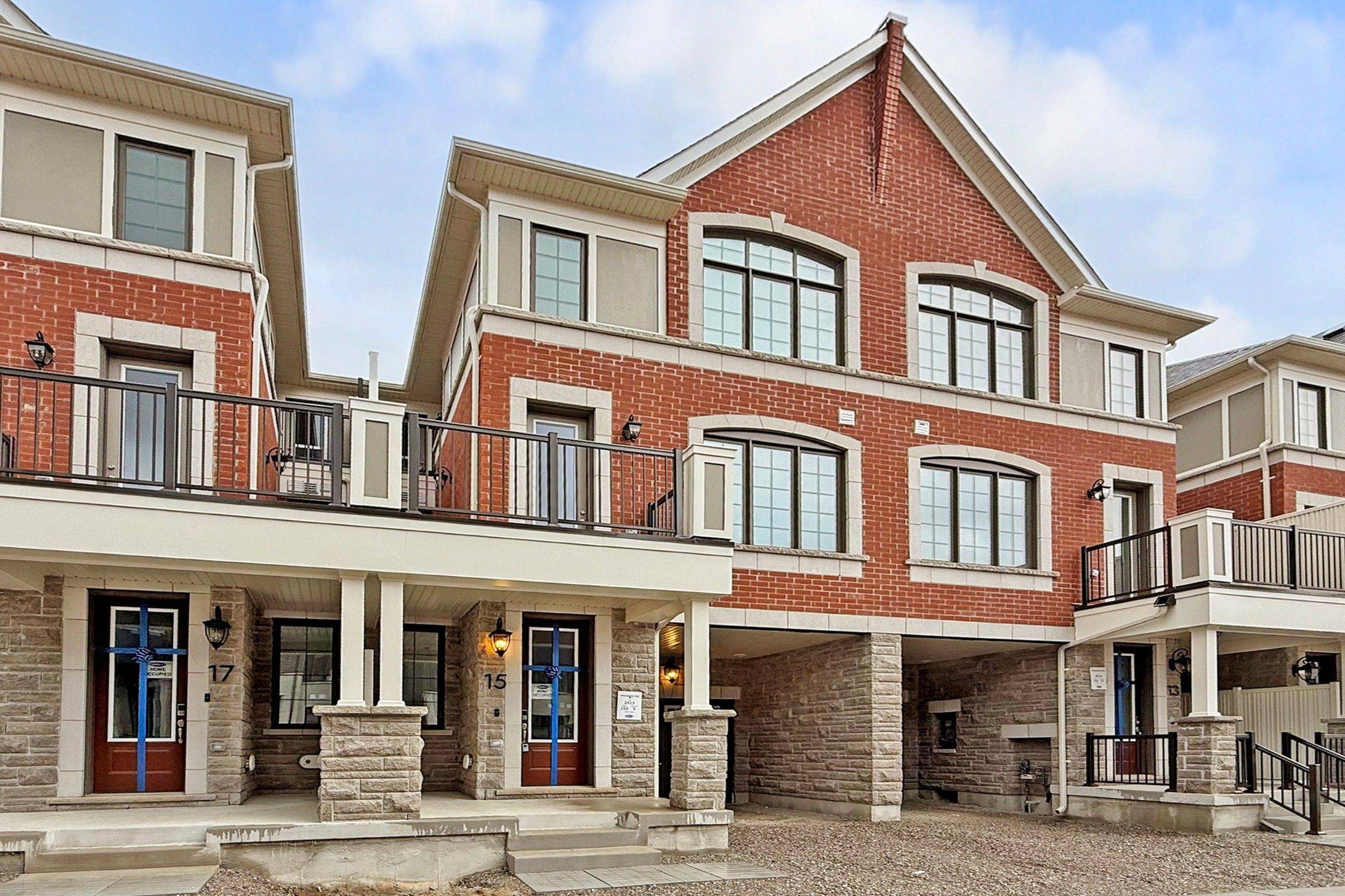 Markham, ON L6C 3M4,15 AVANI AVE