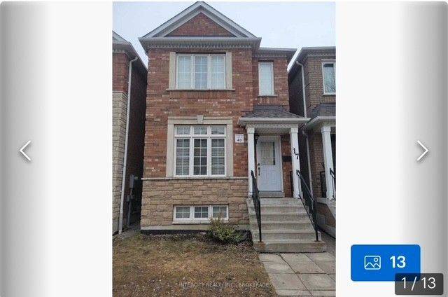 17 Estoril TER, Toronto W03, ON M6N 5E1