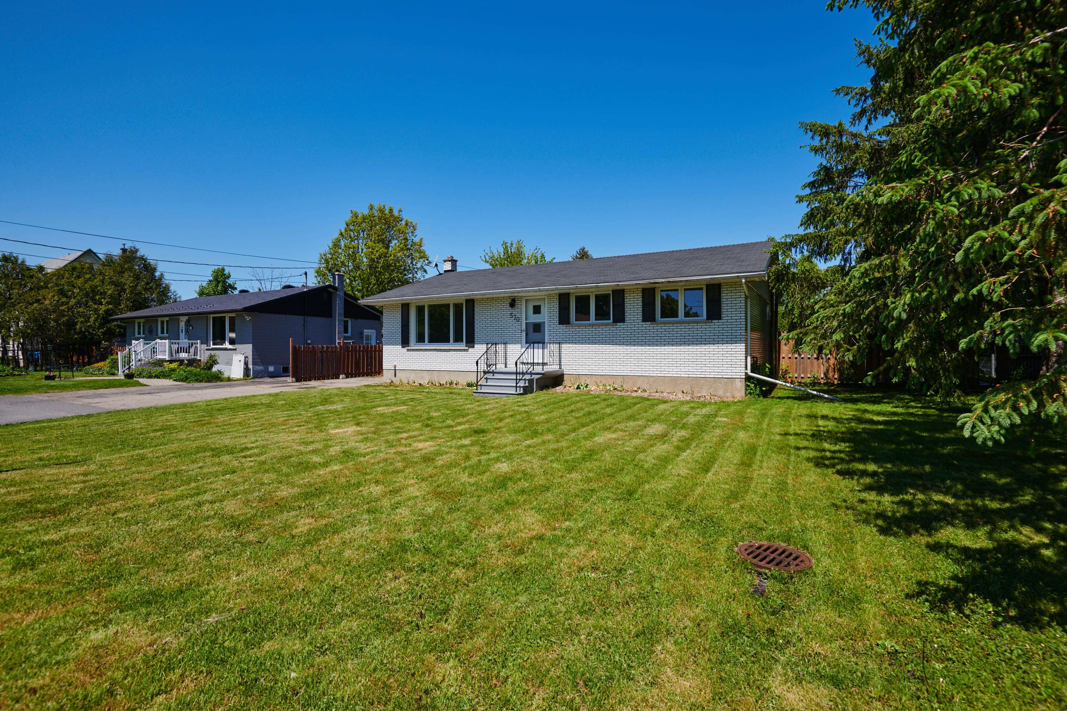 North Dundas, ON K0C 2K0,570 Dufferin ST W