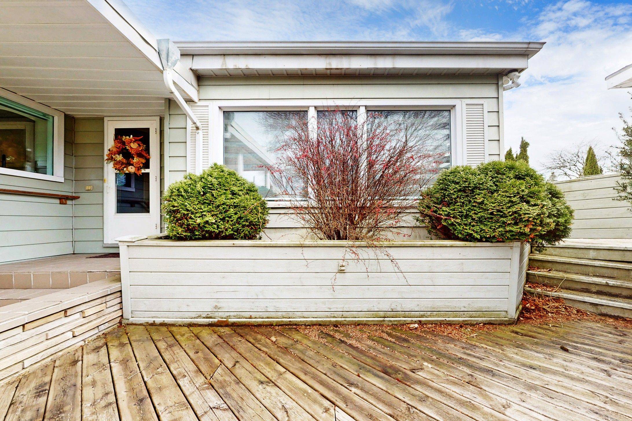 Norfolk, ON N3Y 3R4,696 Norfolk ST N