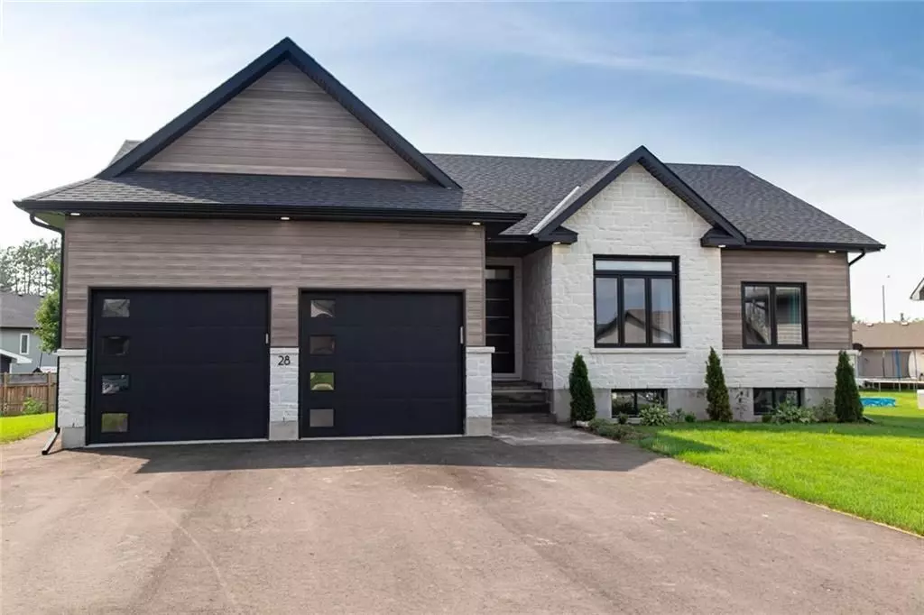 Petawawa, ON K8H 2W8,370 Murphy RD