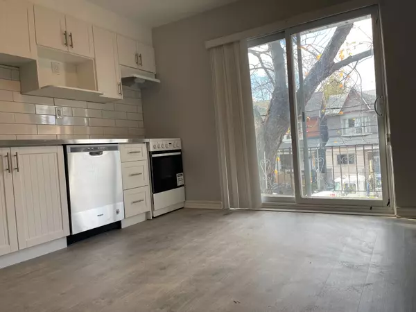 815 Pape AVE #Upper, Toronto E03, ON M4K 3T2