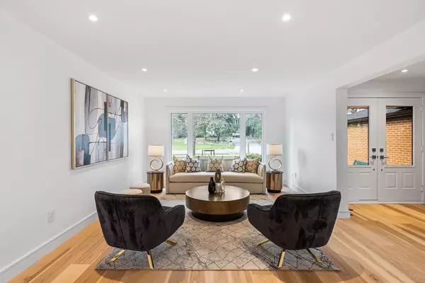 Richmond Hill, ON L4C 3T6,93 Pemberton RD