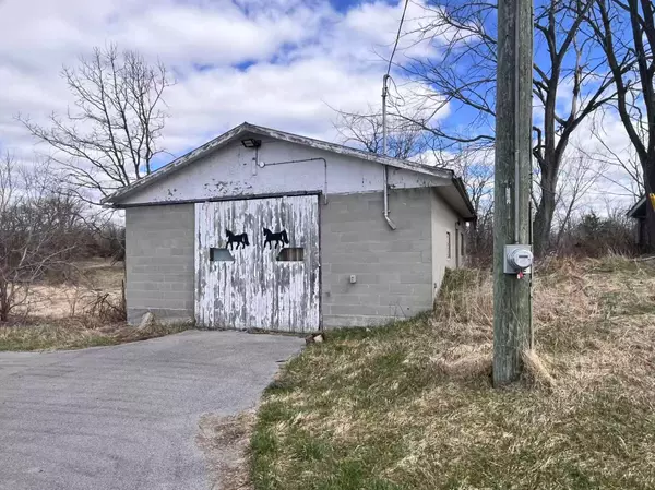 Frontenac, ON K0H 2W0,5170 Verona Sand RD