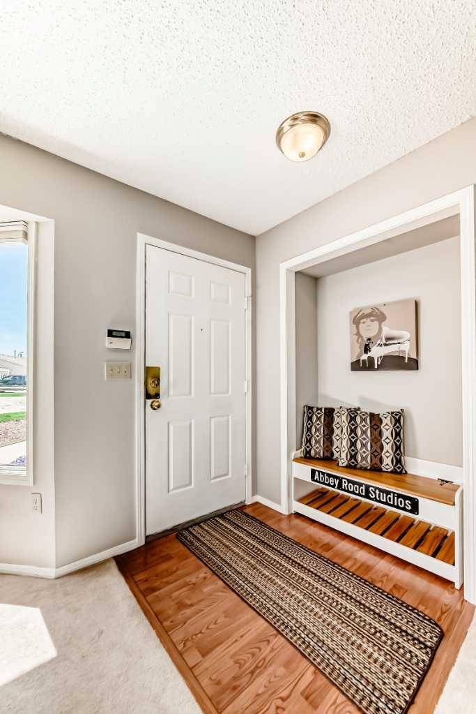 Red Deer, AB T4P3K1,32 Ramsey Close