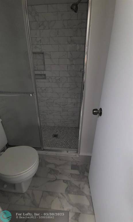Deerfield Beach, FL 33442,2051 SW 15th St  #211