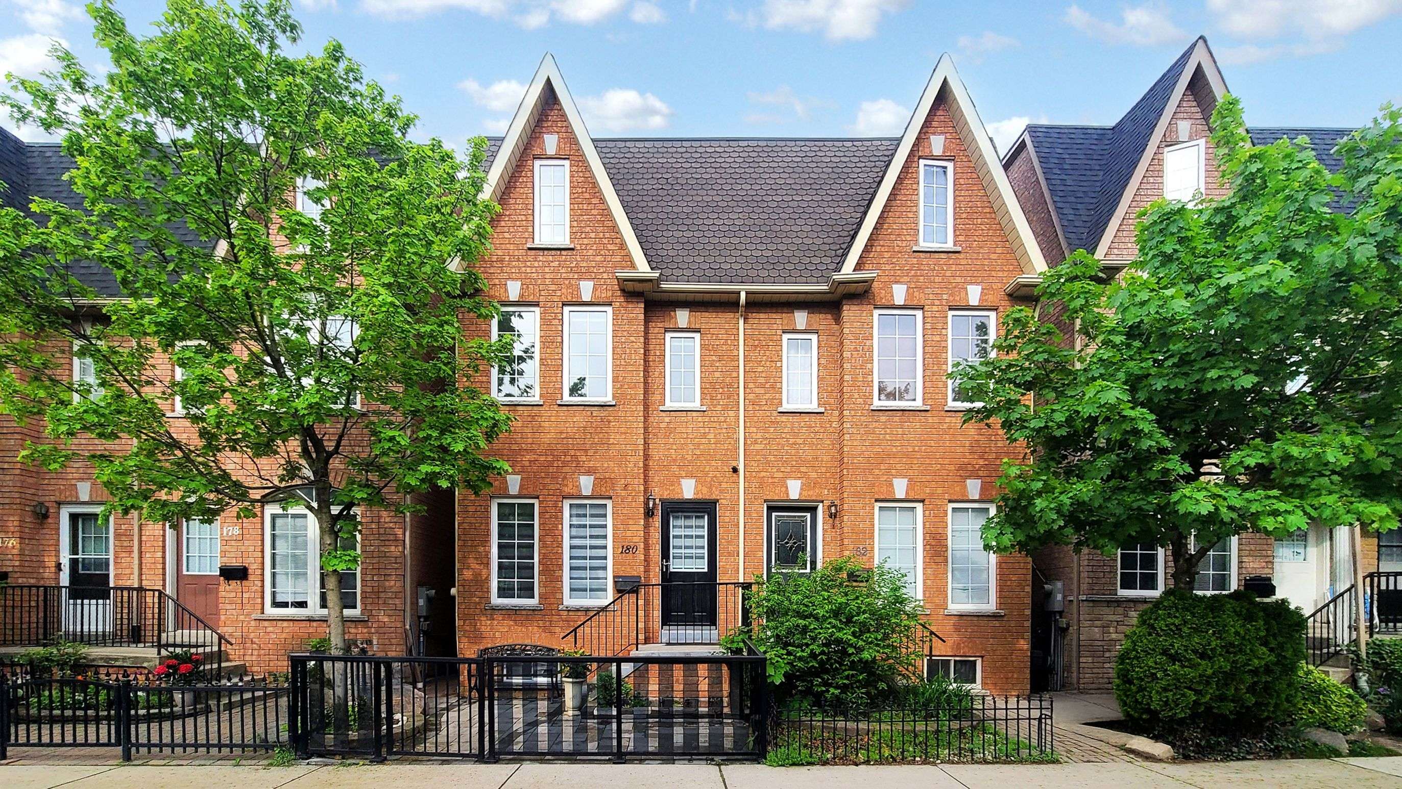 180 Rankin CRES, Toronto W02, ON M6P 4H9