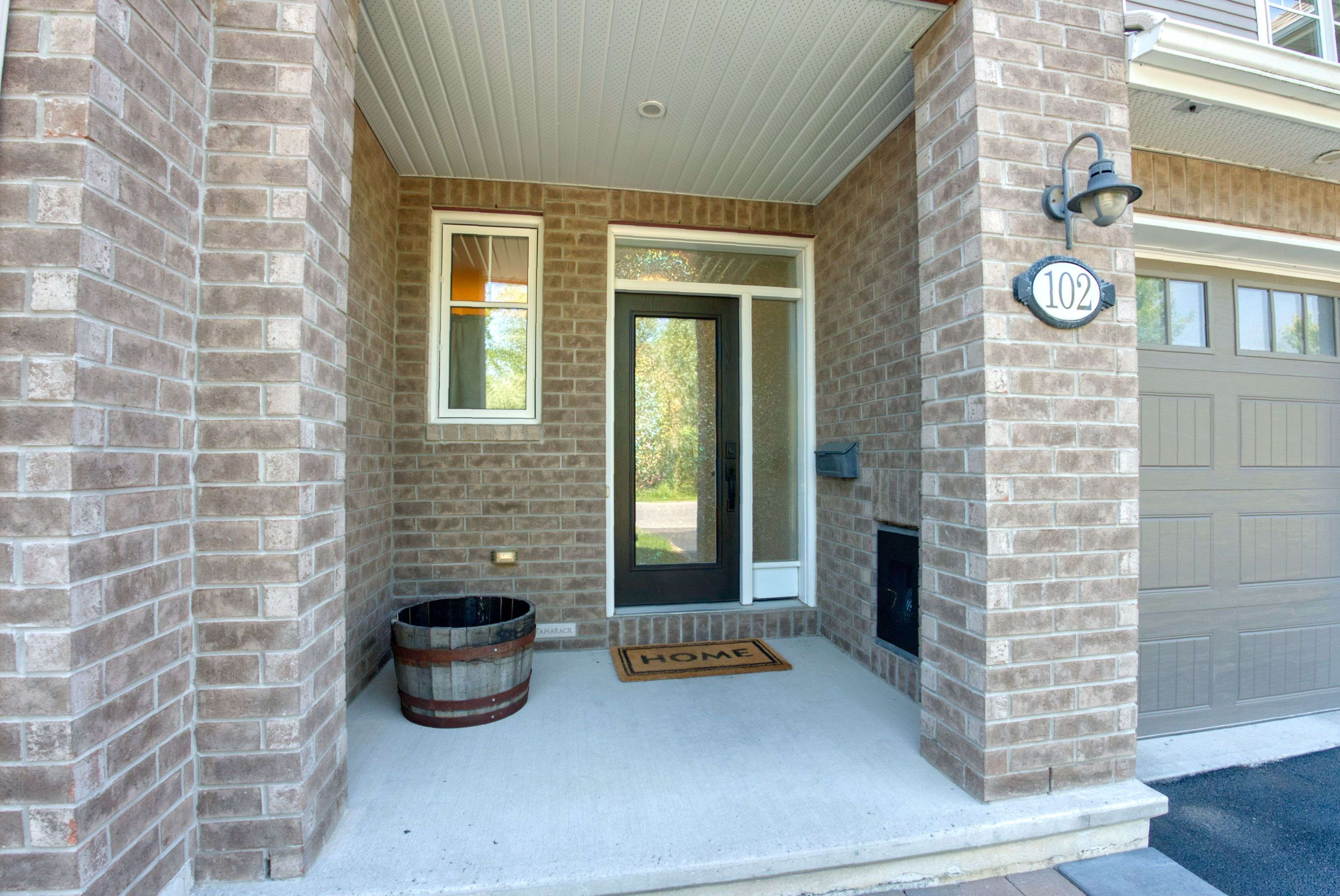 Blossom Park - Airport And Area, ON K1T 0N4,102 Helen Rapp WAY