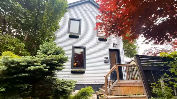 73 Pearl ST N, Hamilton, ON L8R 2Z1