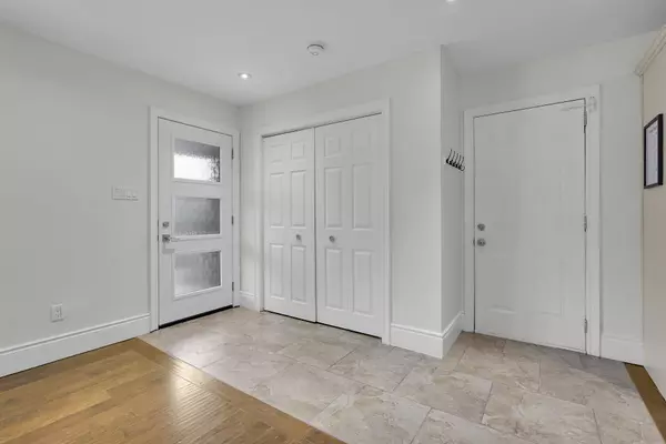 London East, ON N5Y 1N8,300 Briarhill AVE