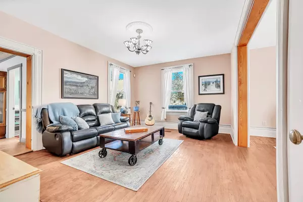 Belleville, ON K0K 2B0,489 Ashley ST