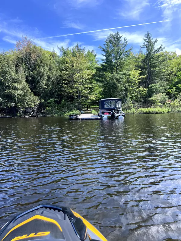 Muskoka Lakes, ON P0B 1G0,1242 Joe River RD #No 2