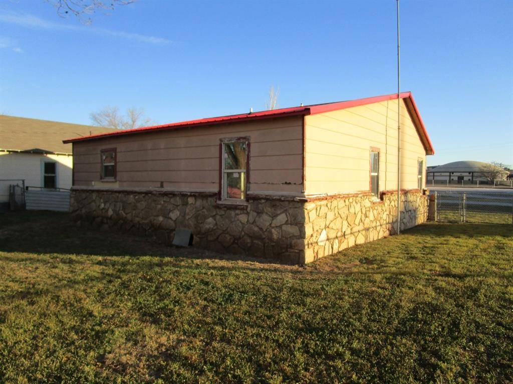 Quanah, TX 79252,201 E 6th Street