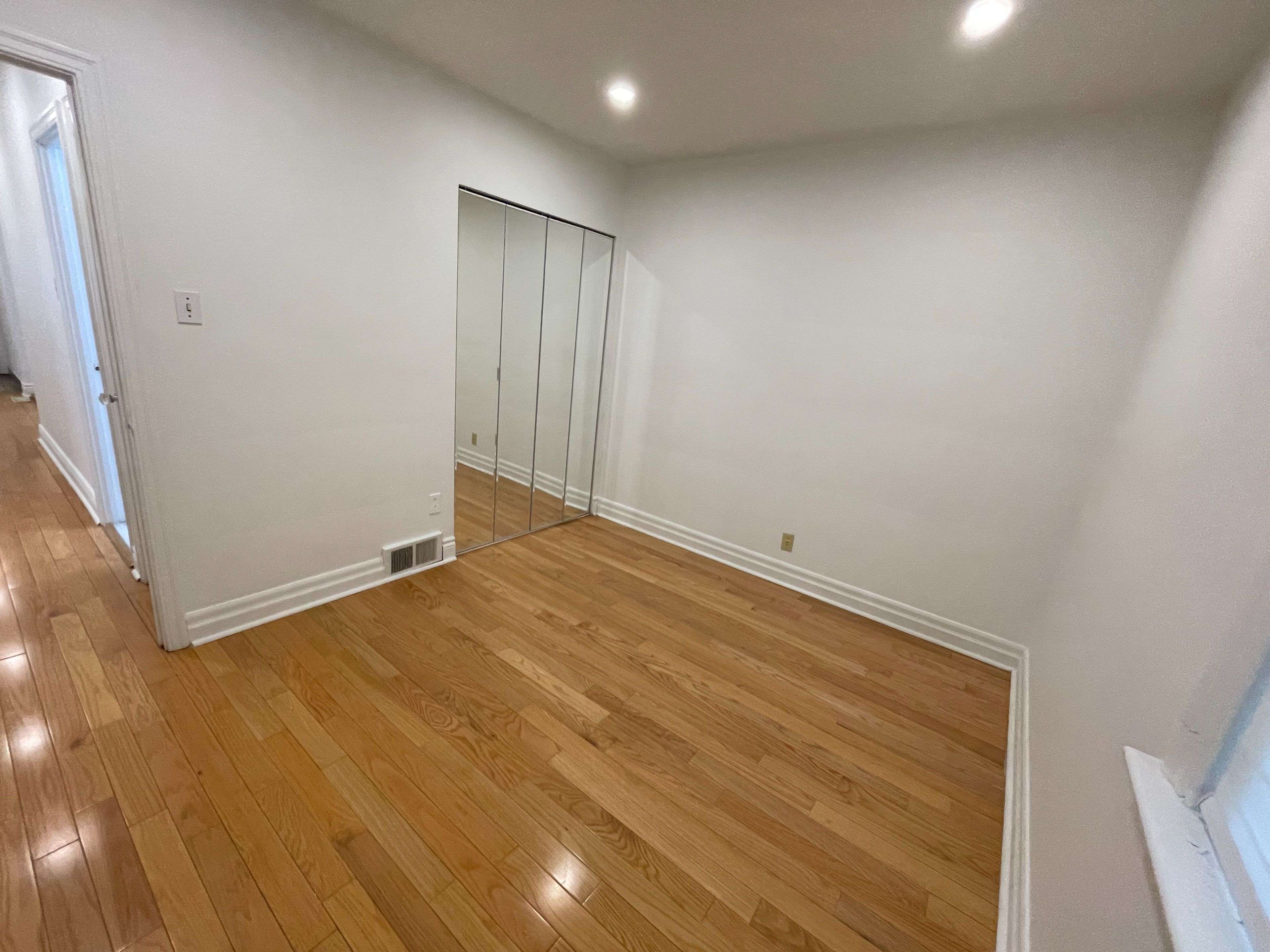 Toronto C14, ON M2M 2W1,60 Nipigon AVE