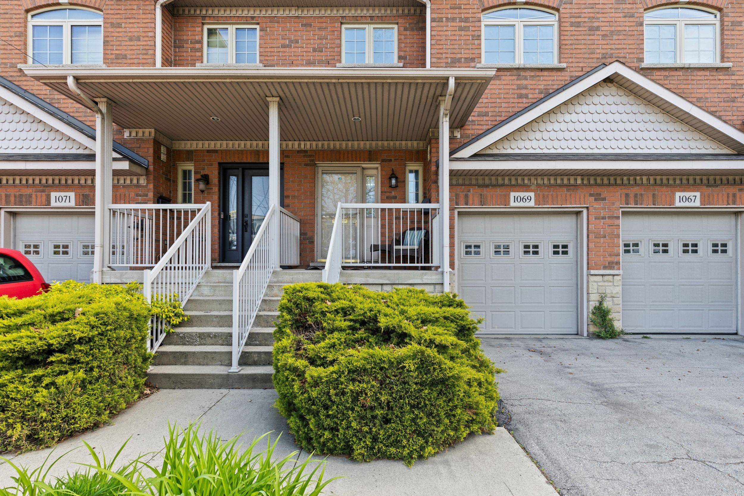 Hamilton, ON L8H 6Z9,1069 Beach BLVD