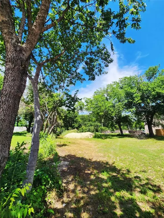 Fort Worth, TX 76104,1469 E Avenue