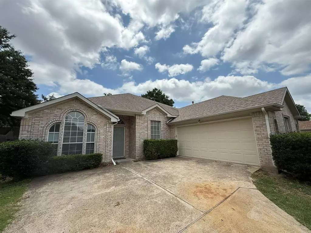 Desoto, TX 75115,522 Jeff Grimes Boulevard
