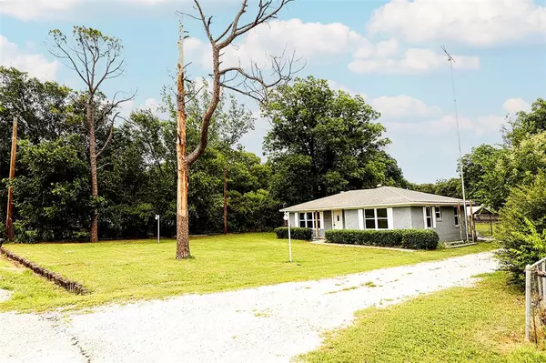 Bowie, TX 76230,190 Trail Drive
