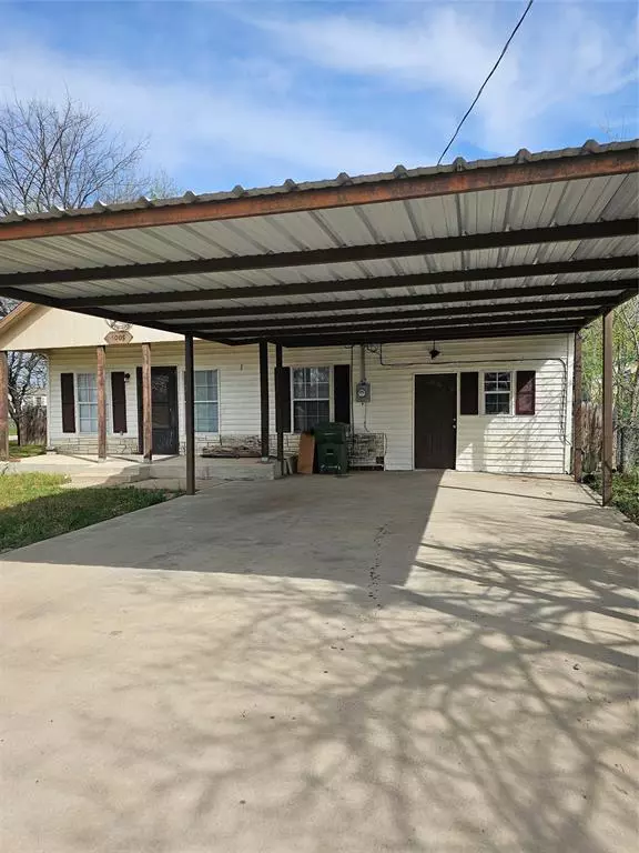 Mineral Wells, TX 76067,1005 8 1/2 Street