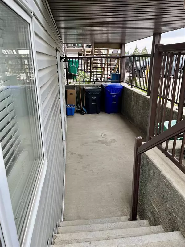 Lethbridge, AB T1J 5J3,103 Crocus TER West #6