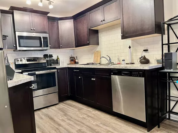 Lethbridge, AB T1J 5J3,103 Crocus TER West #6
