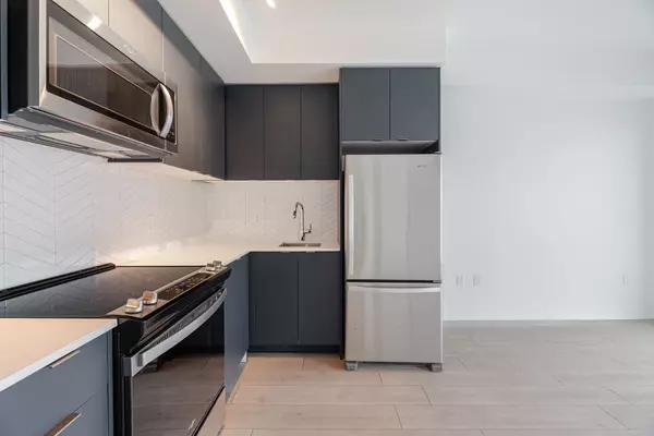 Whitby, ON L1N 0P1,1606 Charles ST #506 A