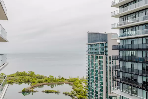 Toronto W06, ON M8V 0A8,38 Annie Craig DR #3807