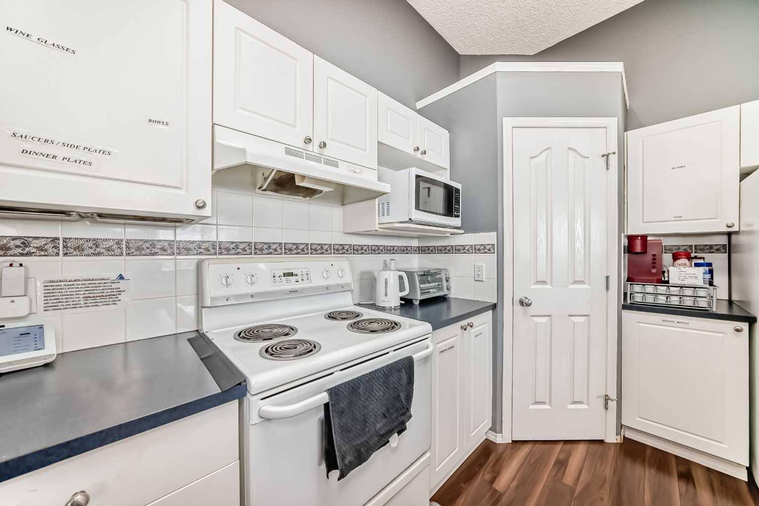 Calgary, AB T3J 4N9,12 Taravista CRES Northeast