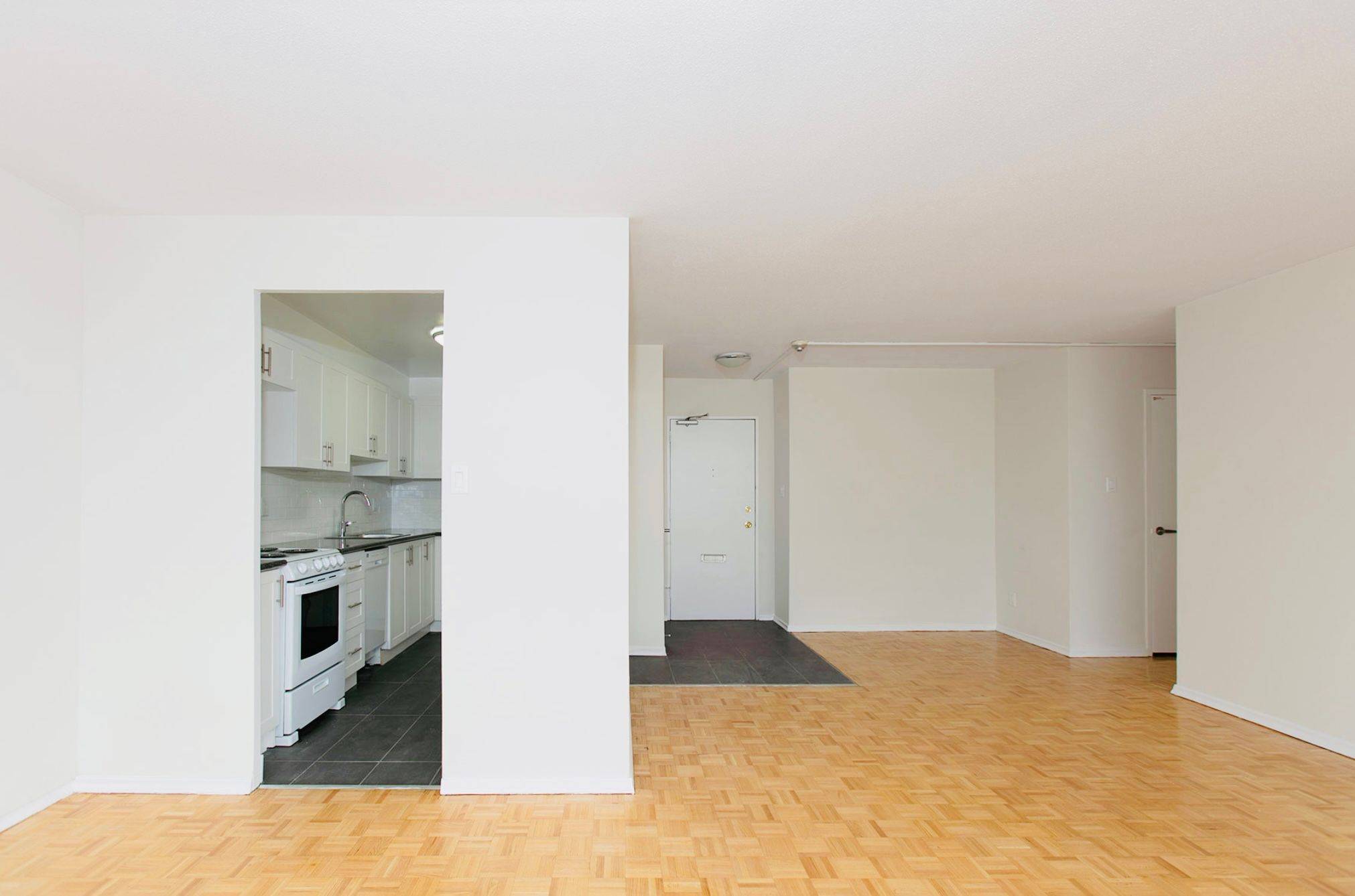 Toronto C07, ON M2R 2A3,6200 Bathurst ST #1207