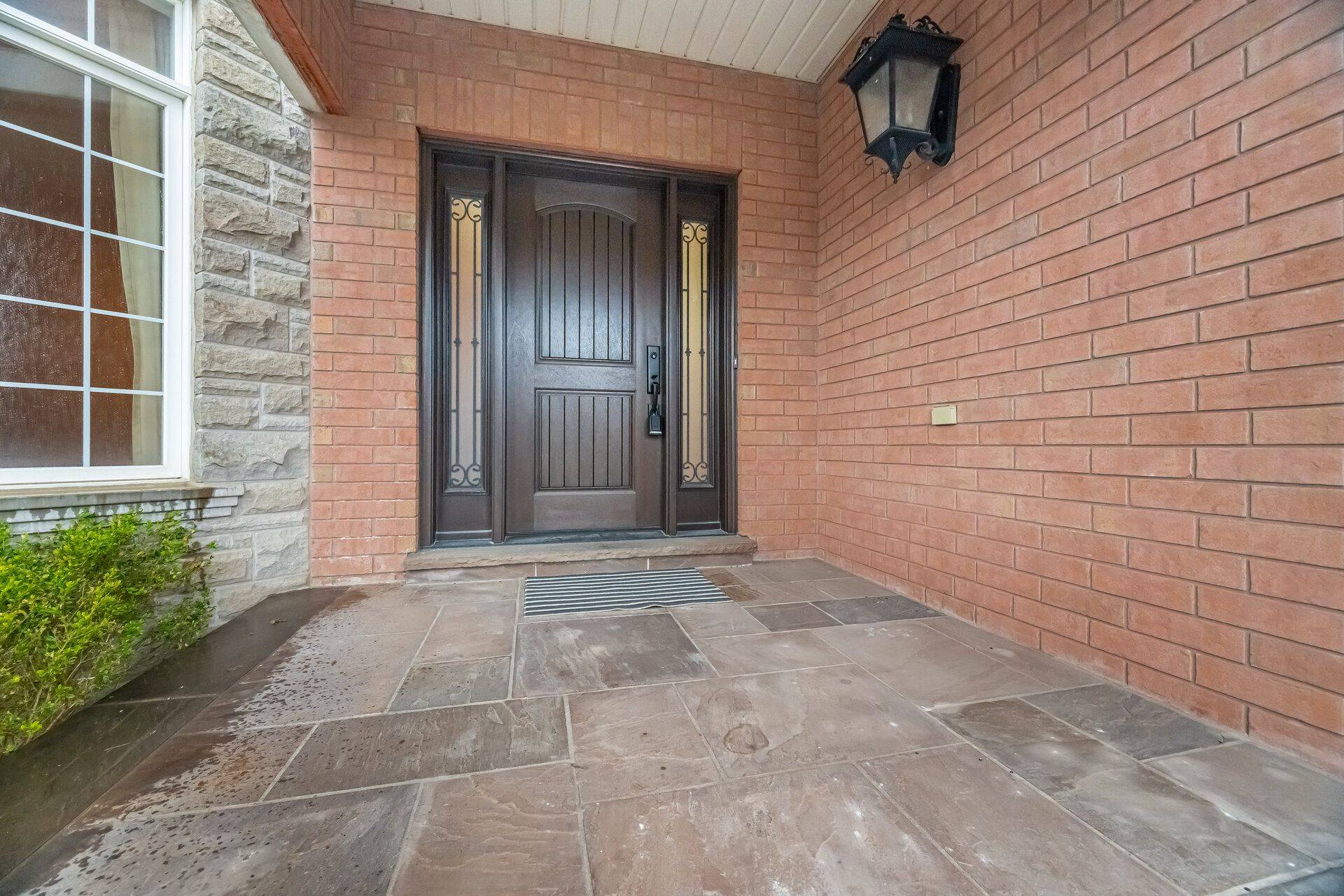 Brampton, ON L6P 1Y5,67 Saint Hubert DR