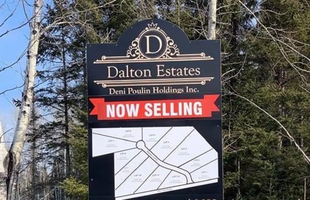 Timmins, ON P4N 7C2,43 Abbey LN