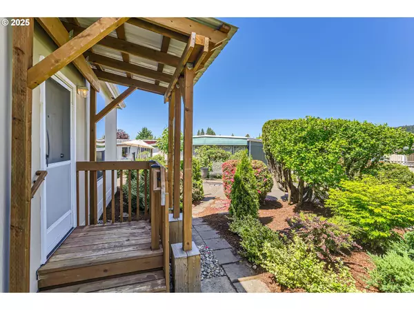 Tigard, OR 97224,11568 SW ROYAL VILLA DR