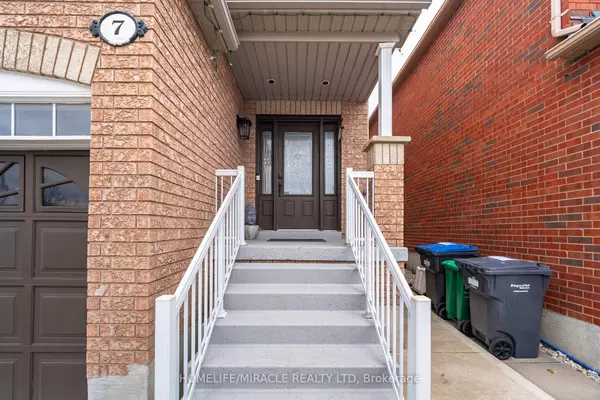 Brampton, ON L6P 1M6,7 Eastview Gate