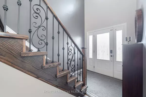 Brampton, ON L6P 1M6,7 Eastview Gate
