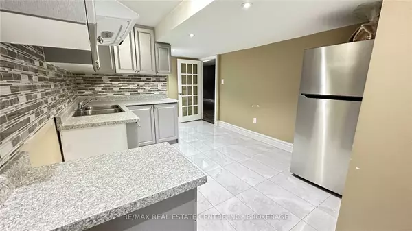 Brampton, ON L7A 0G2,32 Gibbs RD