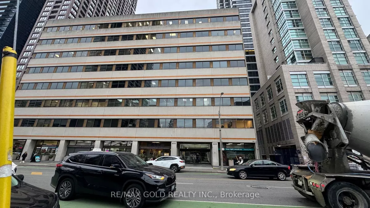 Toronto C08, ON M4X 1W4,600 Sherbourne ST #301