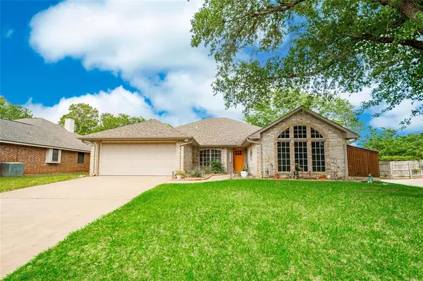 4990 Wolf Creek Trail,  Flower Mound,  TX 75028